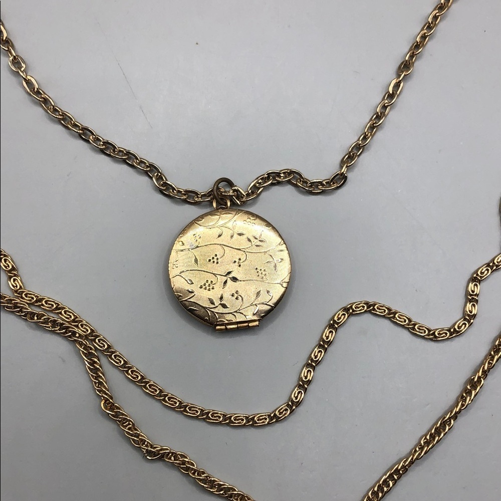 Vintage Citation Multi Layer Gold Tone Chain Necklace Locket Pendant Dressy Look - Picture 3 of 9